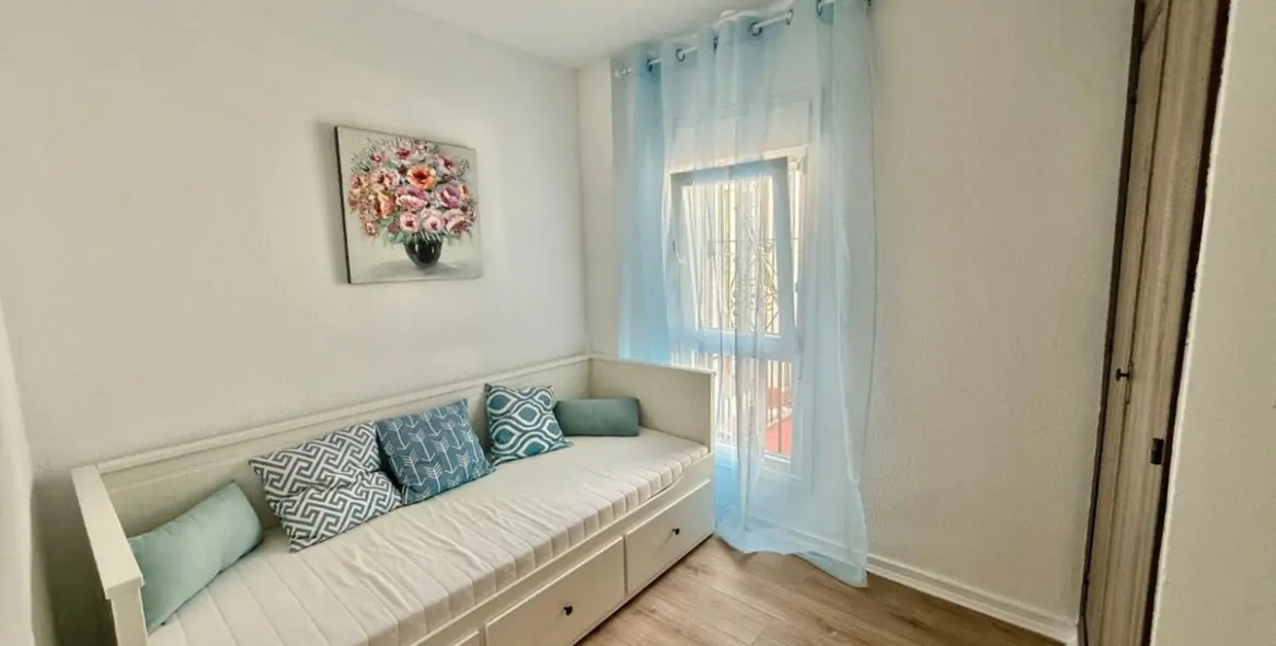 Sale of penthouse in Elviria 26