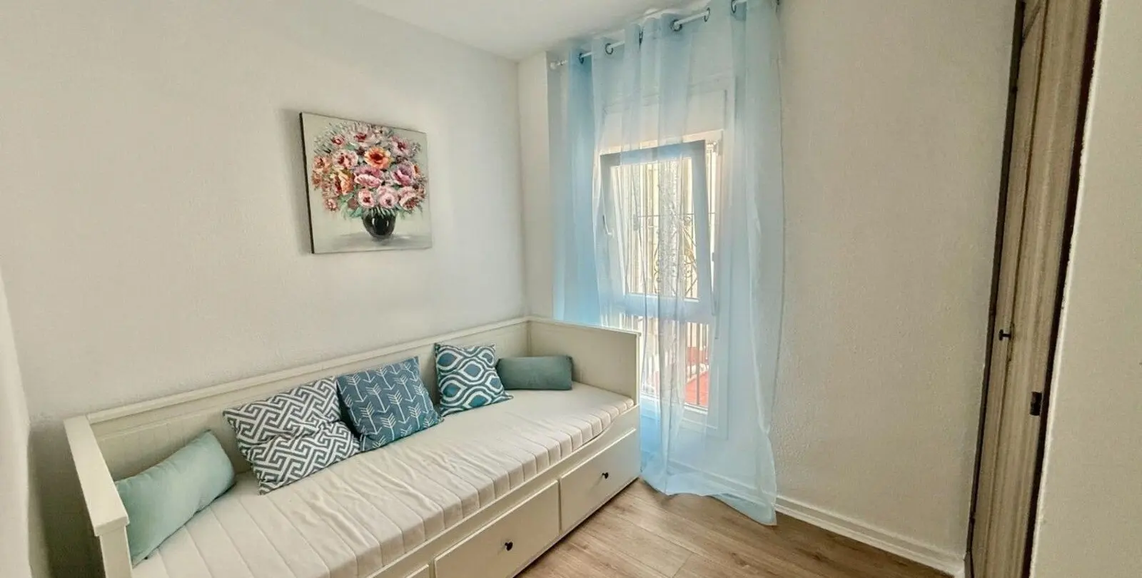 Sale of penthouse in Elviria 26