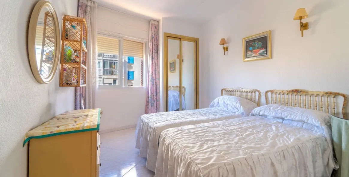 Sale of middle floor apartment in Fuengirola 4