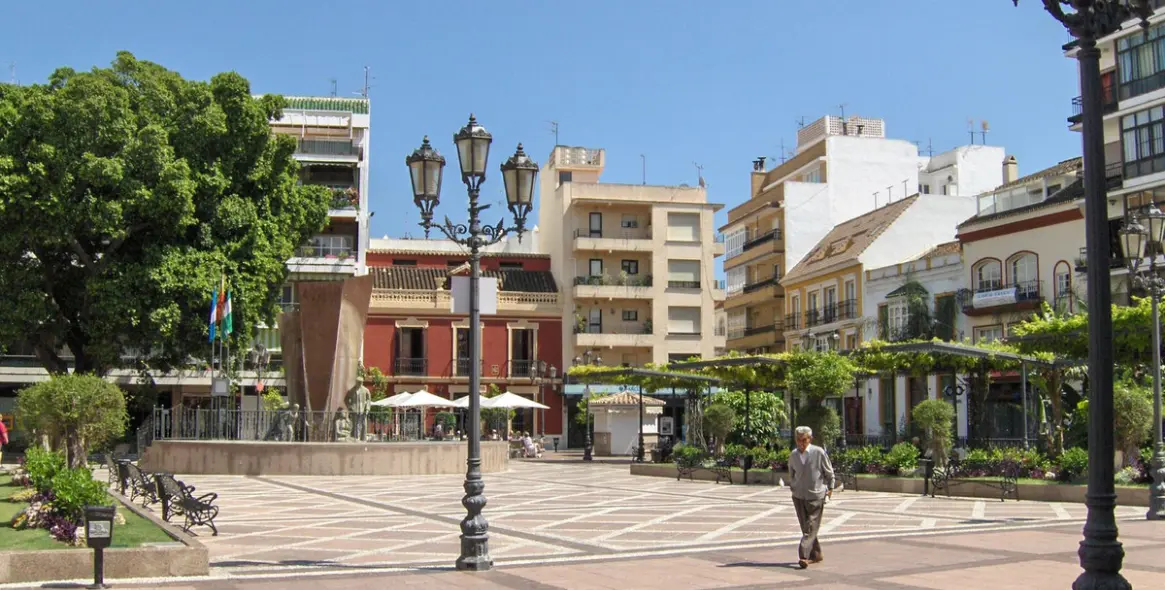 Sale of middle floor apartment in Fuengirola 21