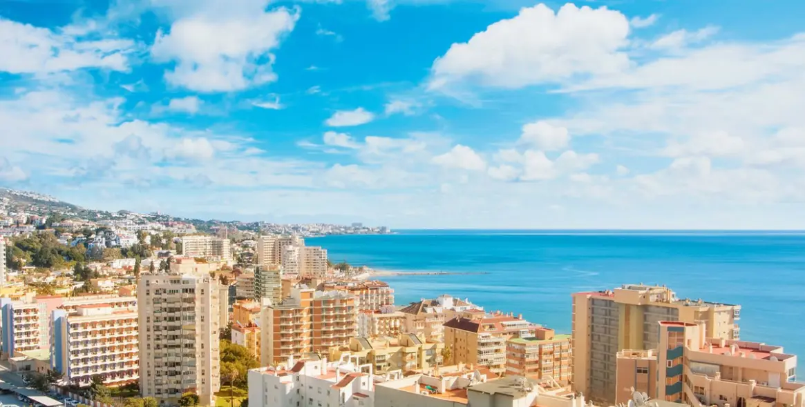 Sale of middle floor apartment in Fuengirola 23