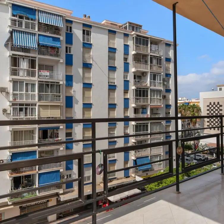 Venta de apartamento en planta media en Fuengirola