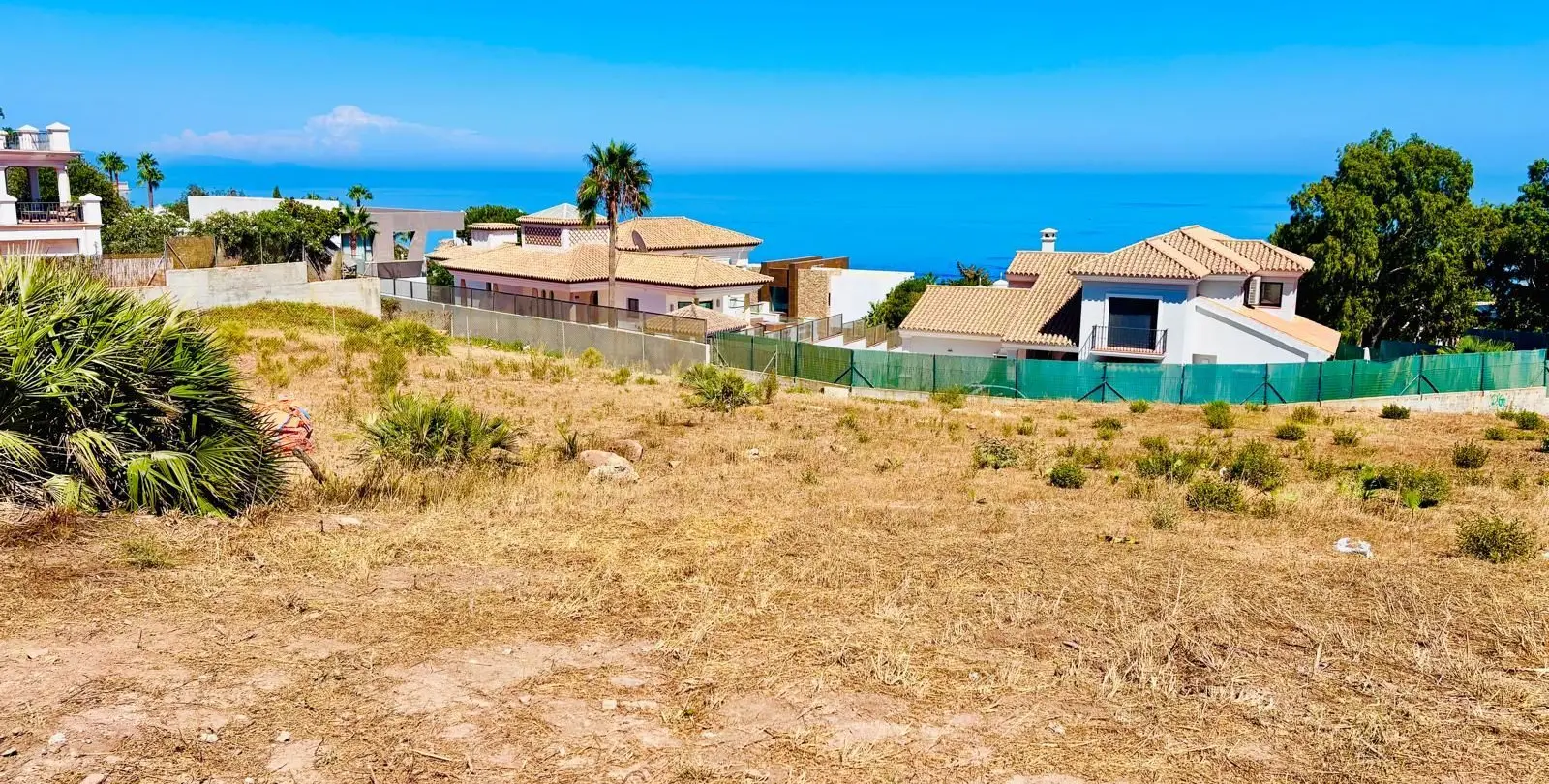 Sale of residential plot in Manilva 1
