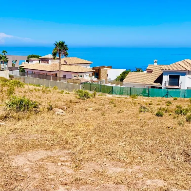 Sale of residential plot in Manilva