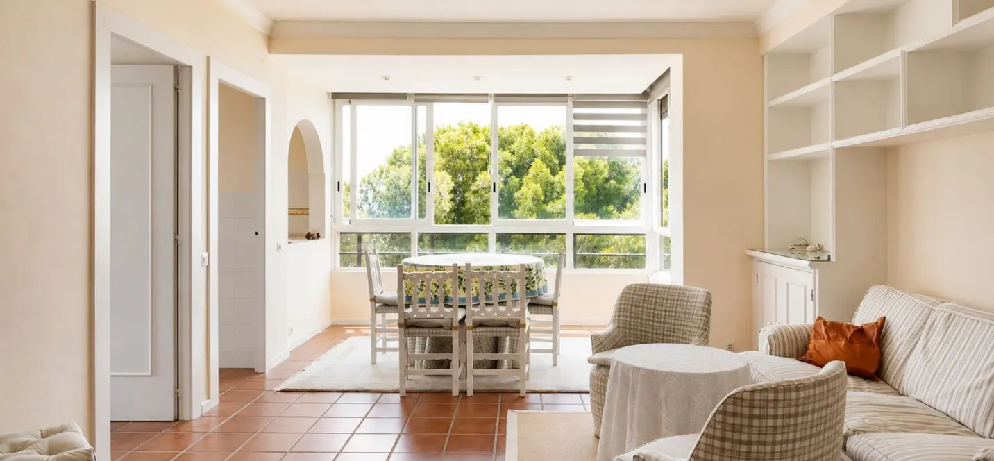 Sale of middle floor apartment in Nueva Andalucía 1