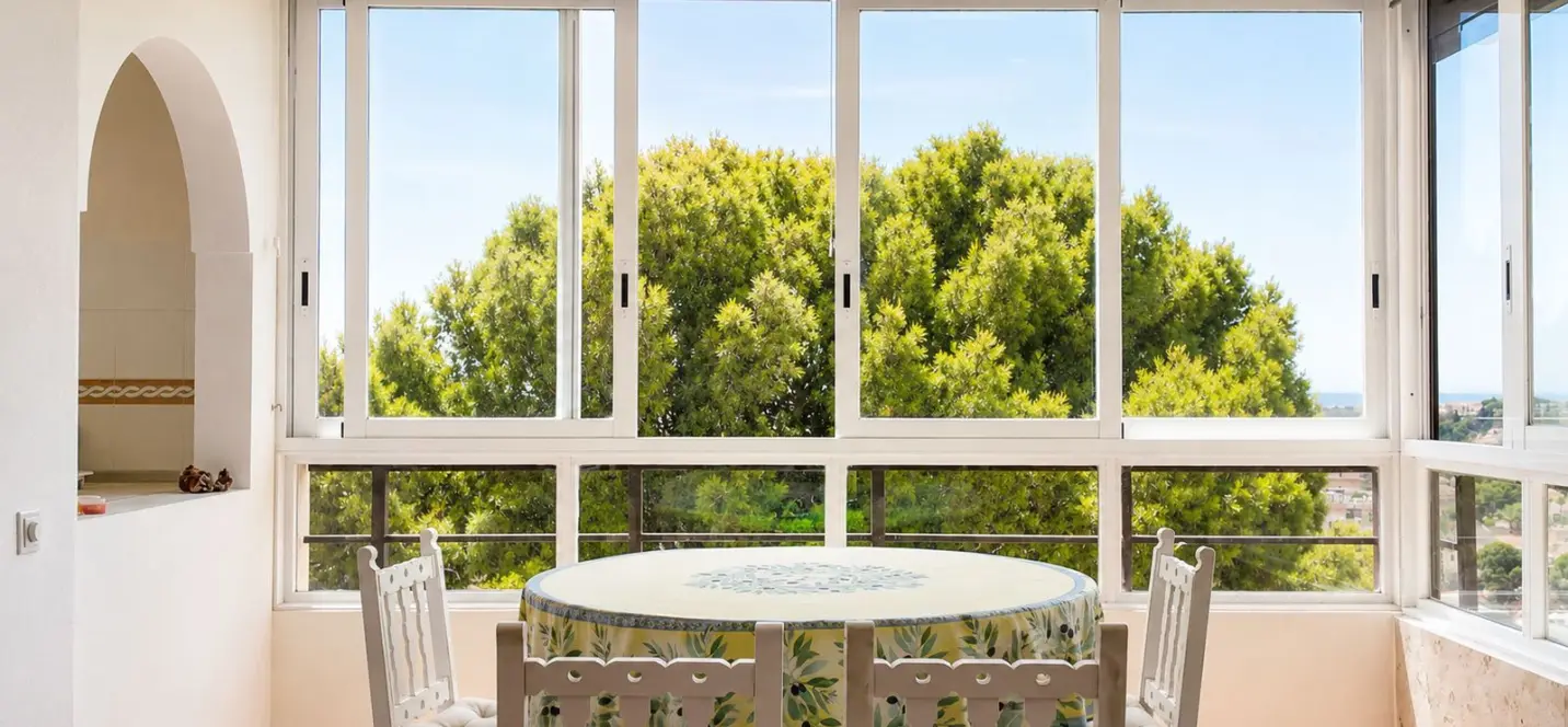 Sale of middle floor apartment in Nueva Andalucía 2
