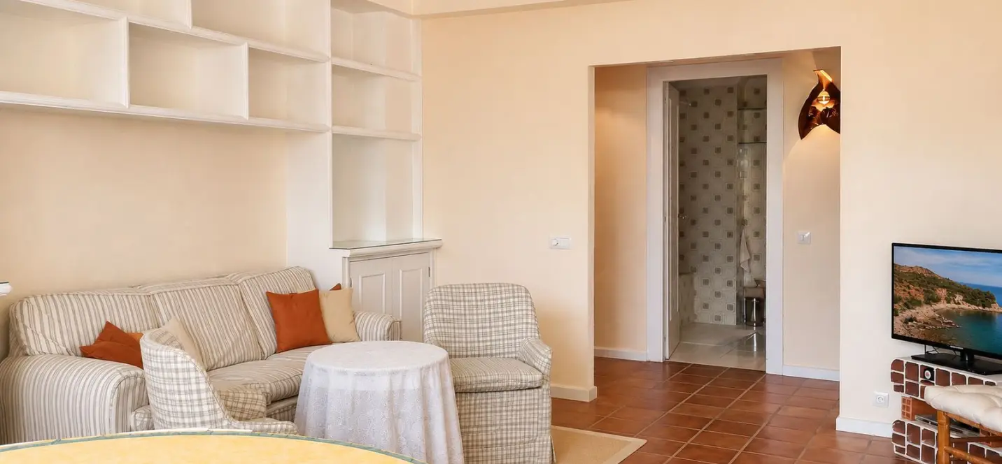 Sale of middle floor apartment in Nueva Andalucía 4