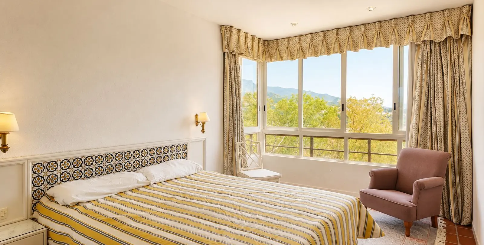 Venta de apartamento en planta media en Nueva Andalucía 8