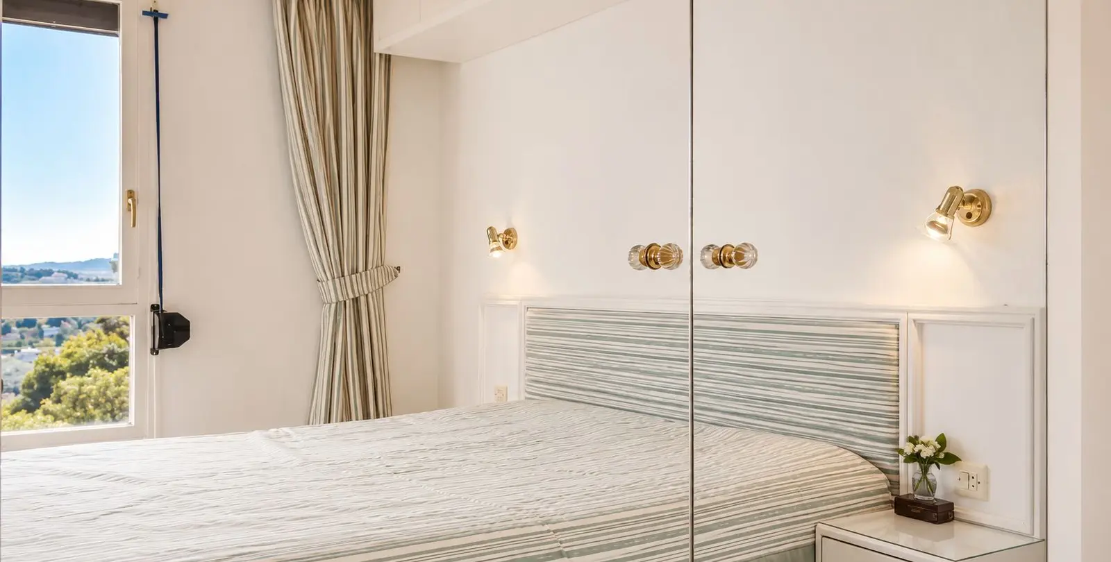 Venta de apartamento en planta media en Nueva Andalucía 15