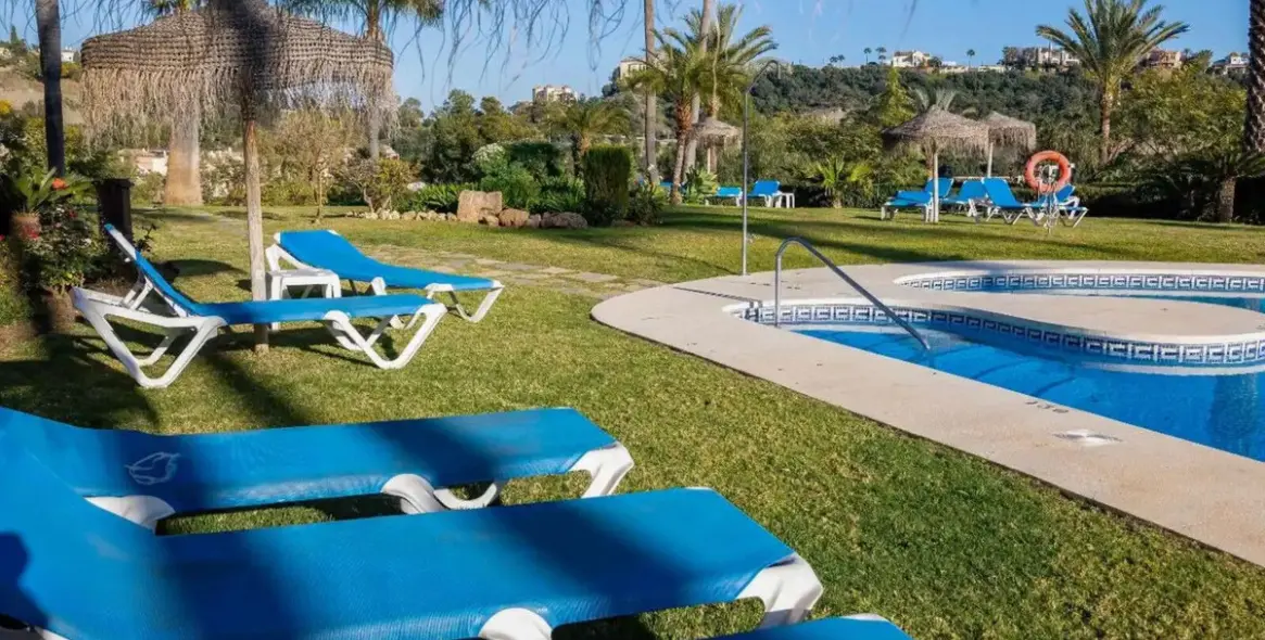 Venta de apartamento en planta baja en Los Arqueros 3
