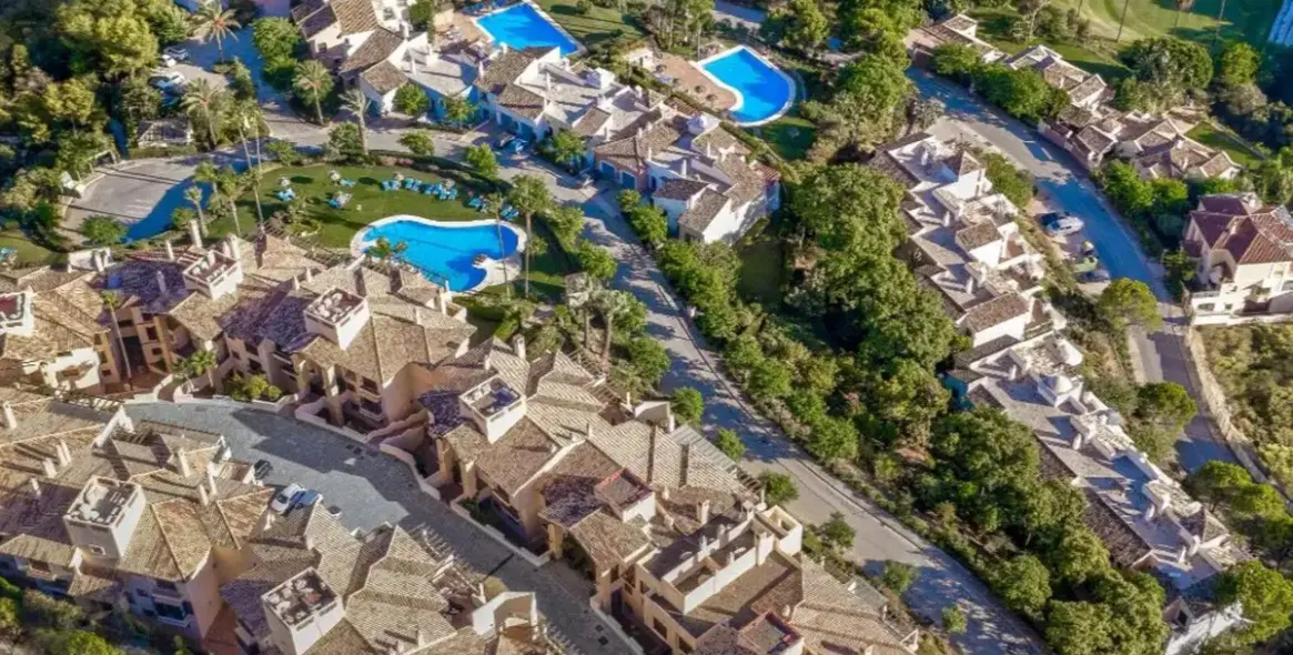 Venta de apartamento en planta baja en Los Arqueros 6