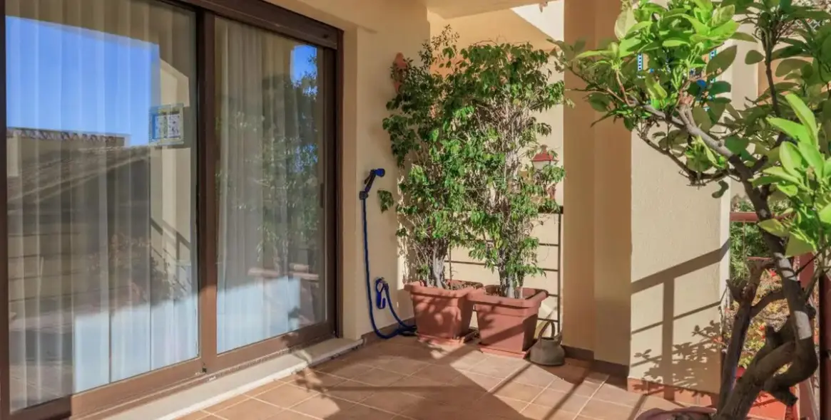 Venta de apartamento en planta baja en Los Arqueros 20