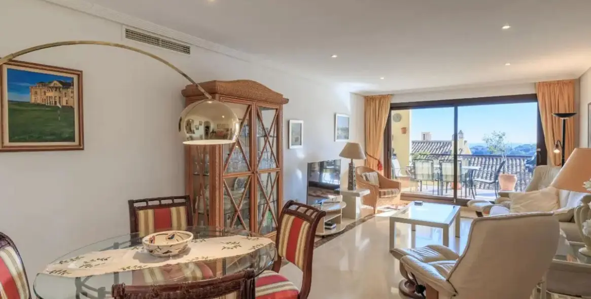 Venta de apartamento en planta baja en Los Arqueros 23