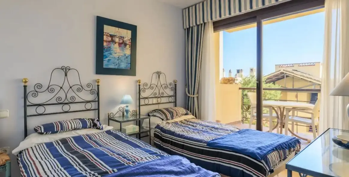 Venta de apartamento en planta baja en Los Arqueros 31