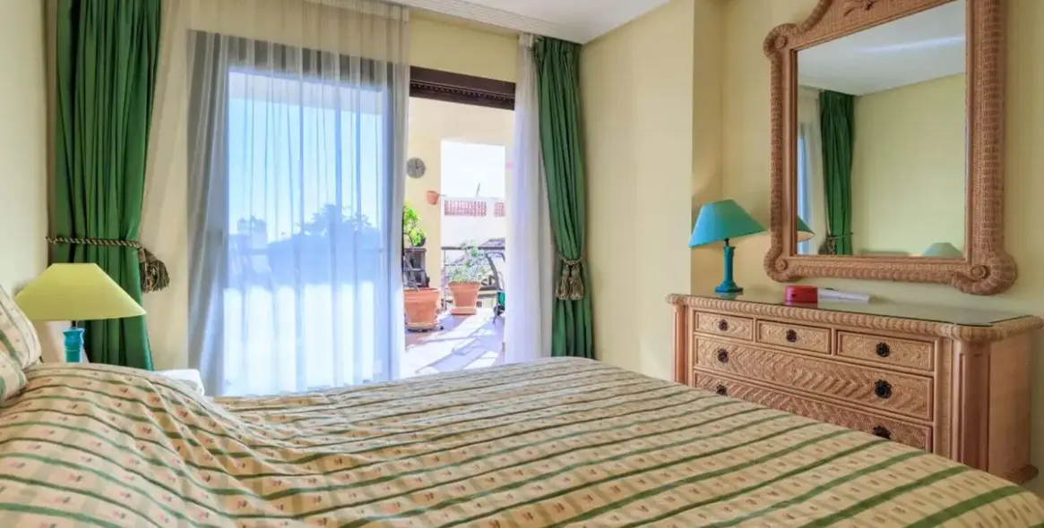 Venta de apartamento en planta baja en Los Arqueros 34