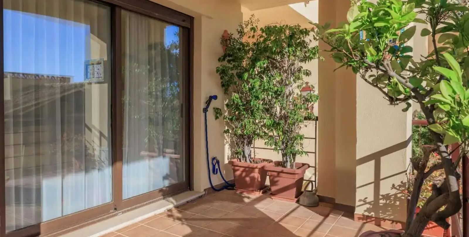 Venta de apartamento en planta baja en Los Arqueros 20