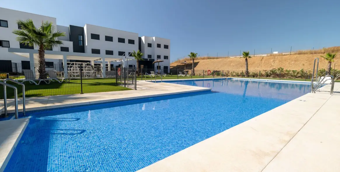 Venta de apartamento en planta baja en Estepona 1