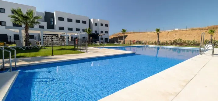 Venta de apartamento en planta baja en Estepona 0