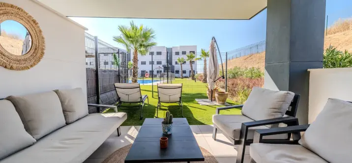 Venta de apartamento en planta baja en Estepona 1
