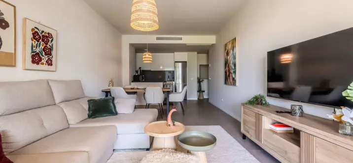 Venta de apartamento en planta baja en Estepona 2