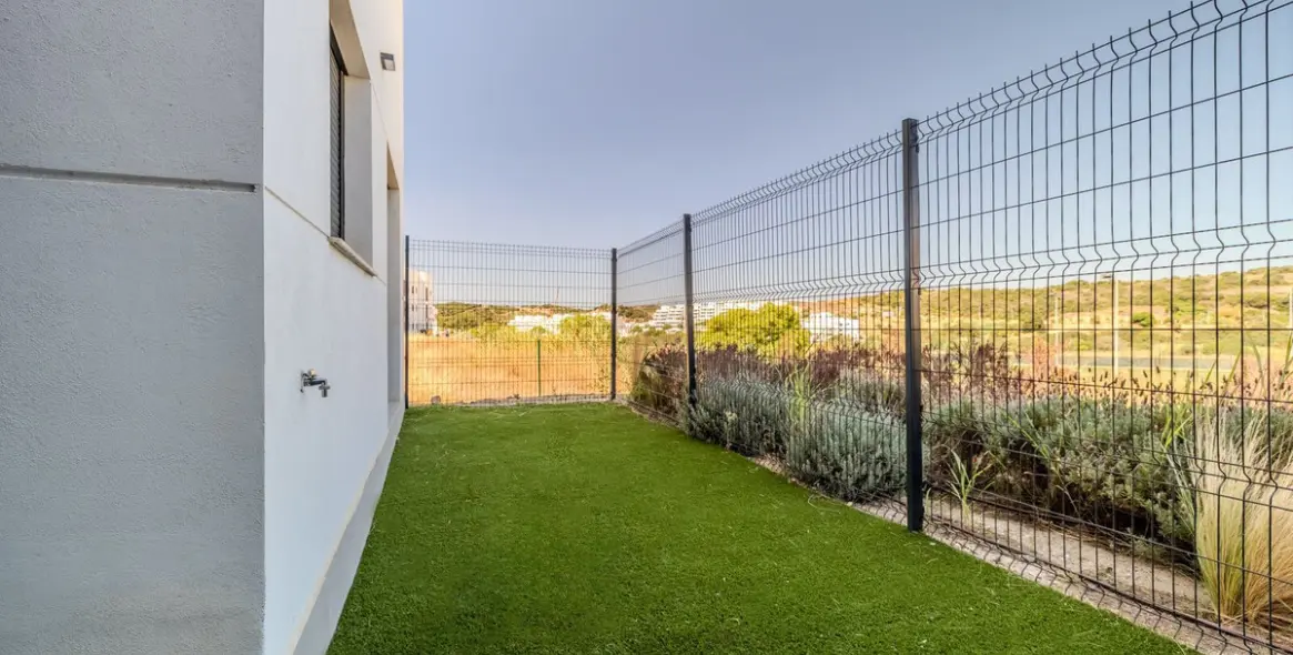 Venta de apartamento en planta baja en Estepona 15