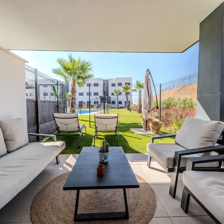 Sale of ground floor apartment in Estepona