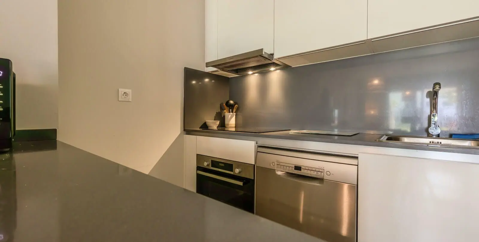 Sale of ground floor apartment in Estepona 16
