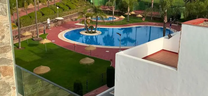 Продажа двухуровневых апартаментов в Mijas 0