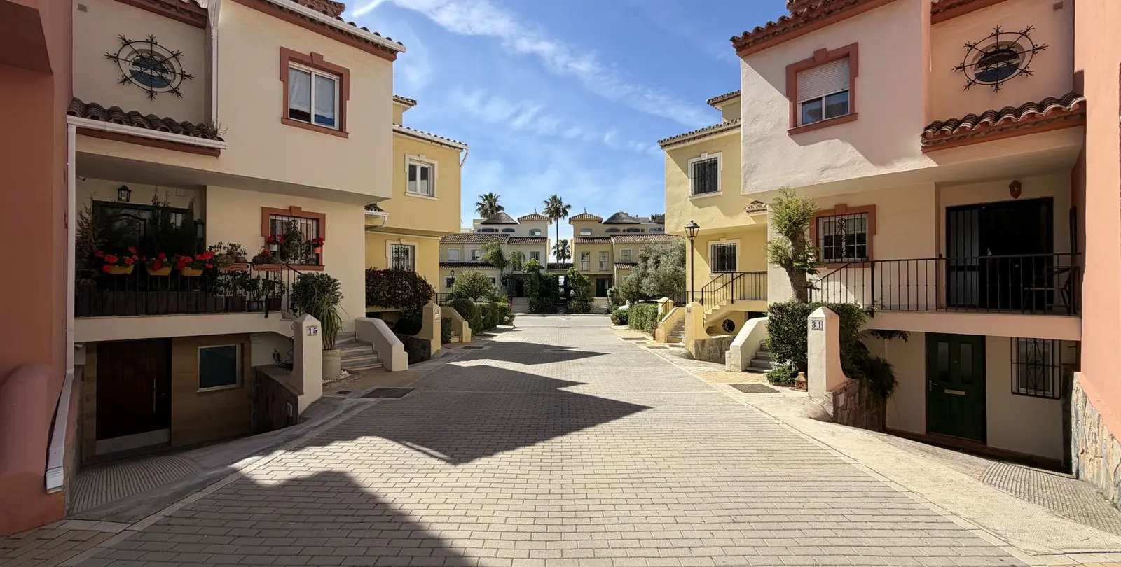 Продажа таунхауса в Estepona 1