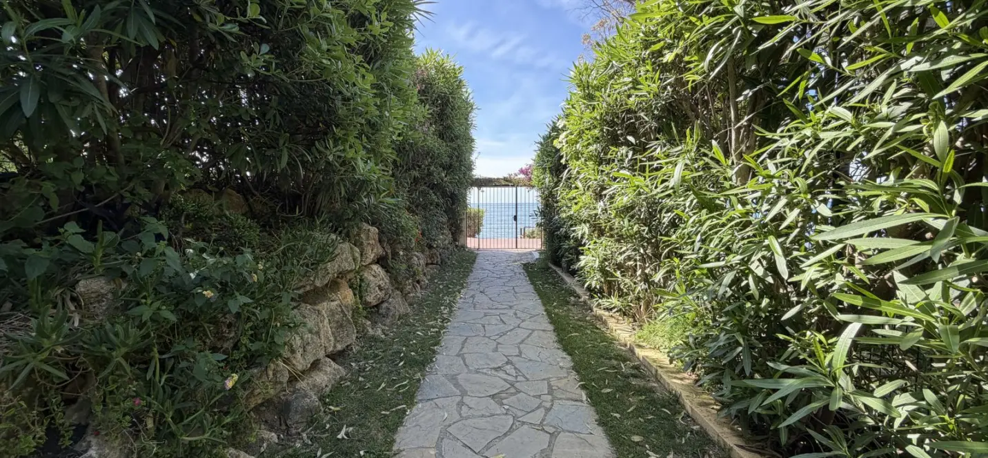 Продажа таунхауса в Estepona 2