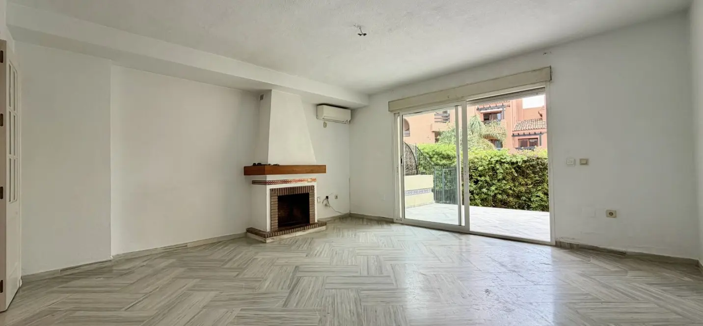 Продажа таунхауса в Estepona 4