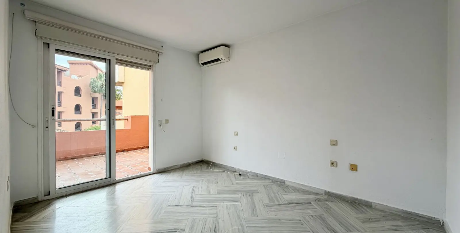 Продажа таунхауса в Estepona 12