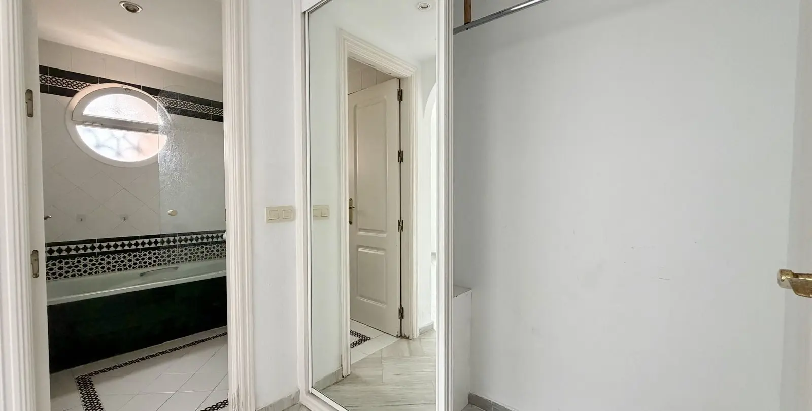 Продажа таунхауса в Estepona 16