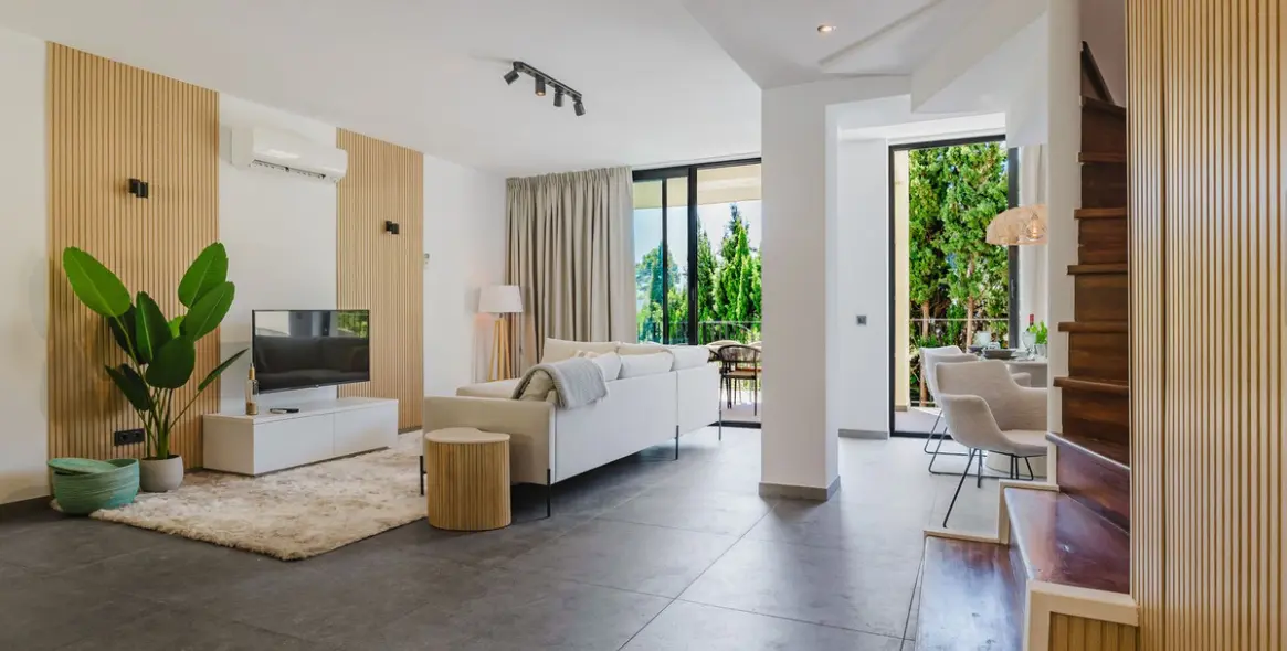 Sale of townhouse in Aloha 1