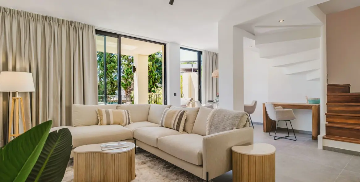 Sale of townhouse in Aloha 13
