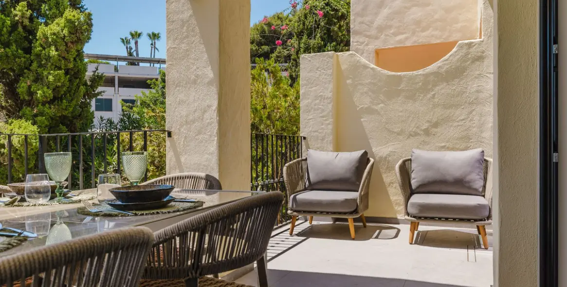 Sale of townhouse in Aloha 16