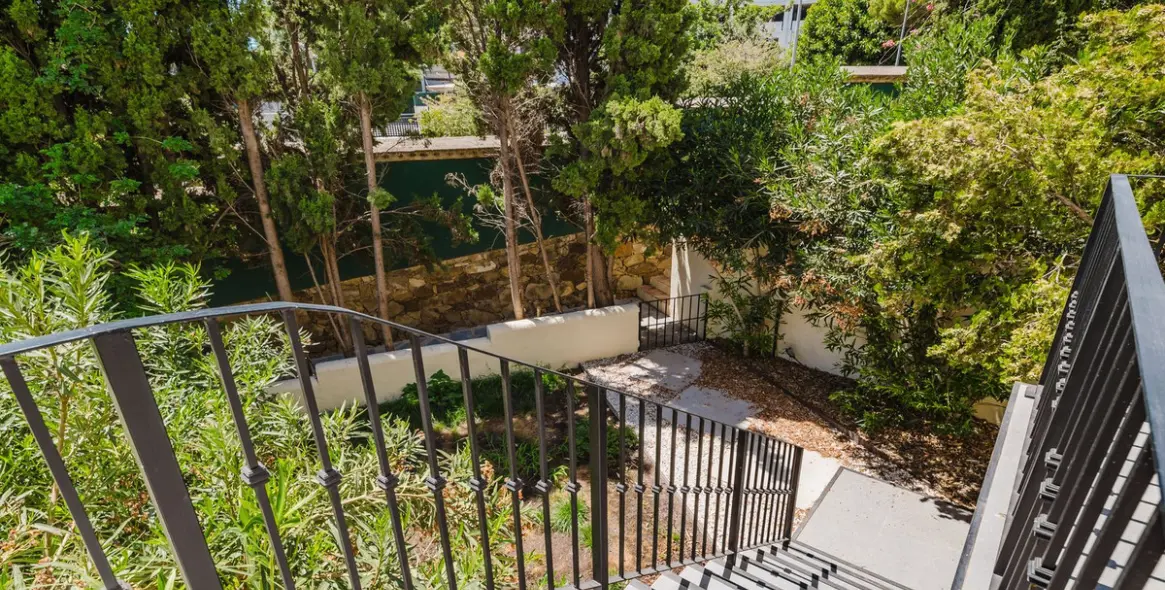Sale of townhouse in Aloha 37