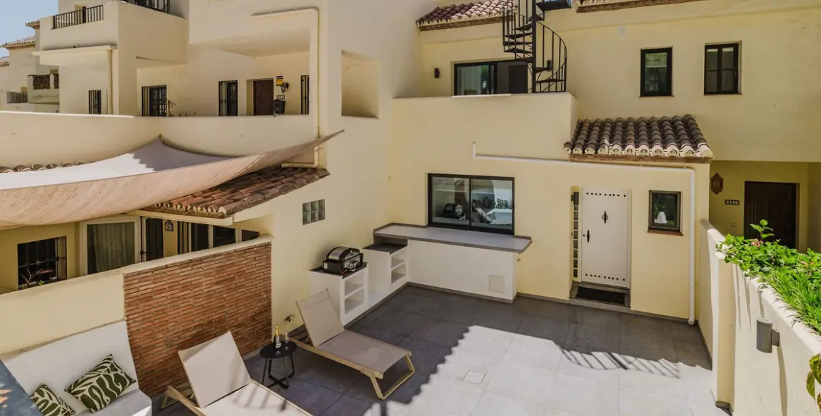 Sale of townhouse in Aloha 48
