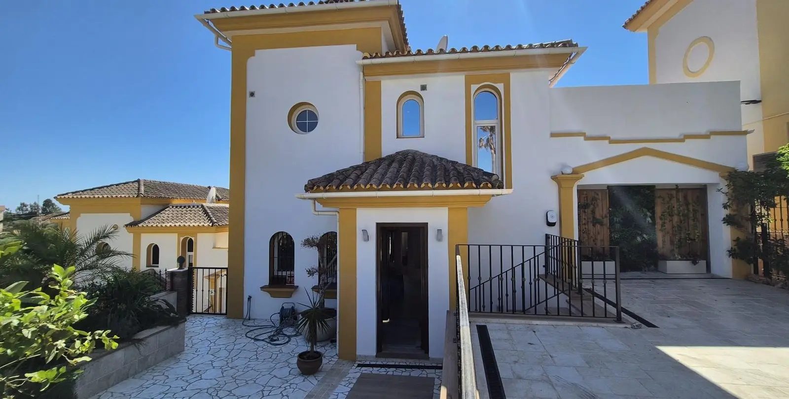 Sale of detached villa in Riviera del Sol 4
