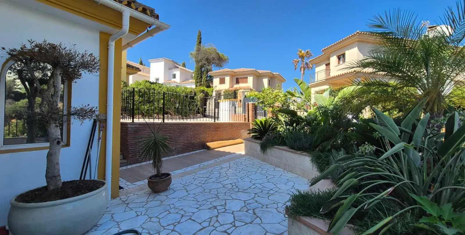 Sale of detached villa in Riviera del Sol 15