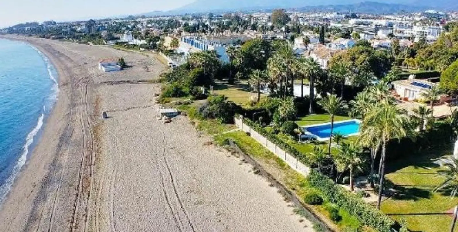 Venta de villa independiente en Estepona 1