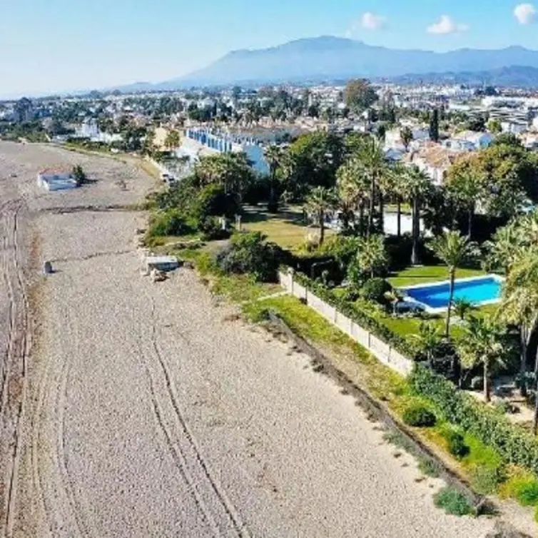 Продажа  отдельно стоящей виллы в Estepona