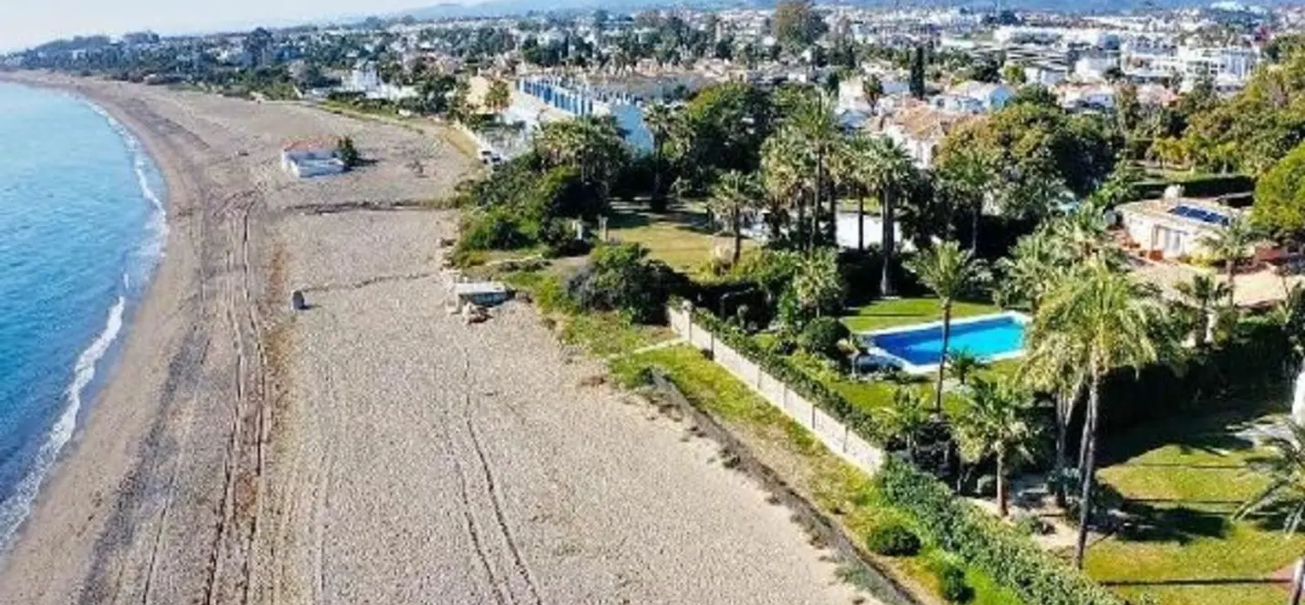 Продажа  отдельно стоящей виллы в Estepona 0