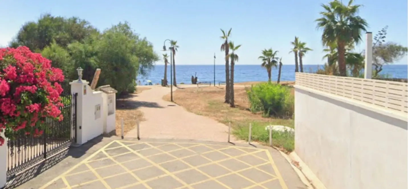 Продажа  отдельно стоящей виллы в Estepona 1
