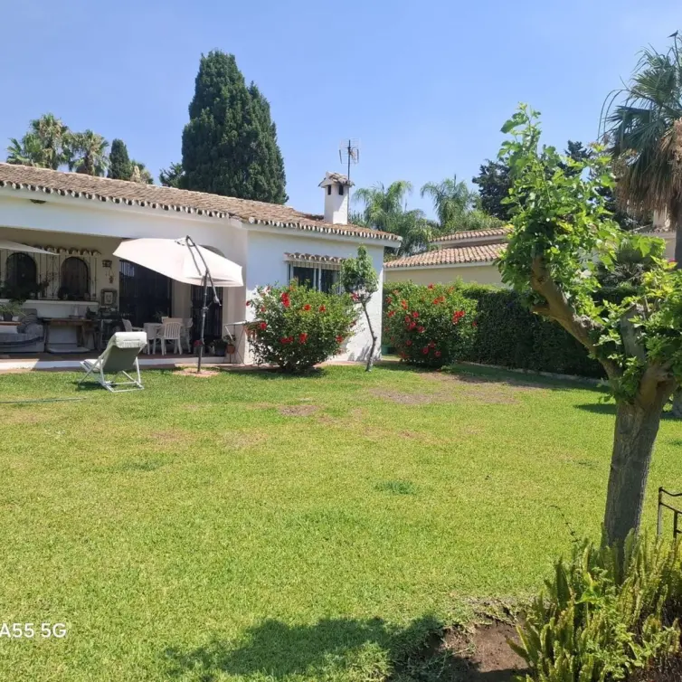 Продажа  отдельно стоящей виллы в Estepona