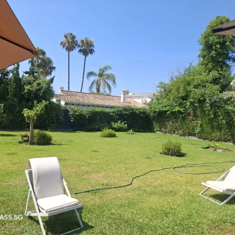Продажа  отдельно стоящей виллы в Estepona
