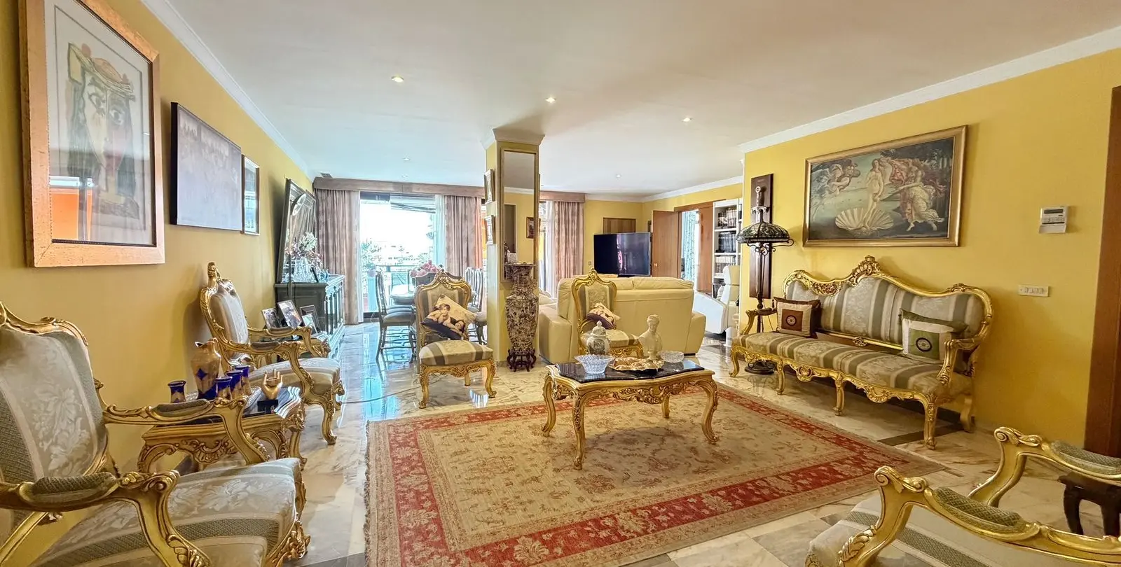 Продажа апартаментов на среднем этаже в Marbella 4