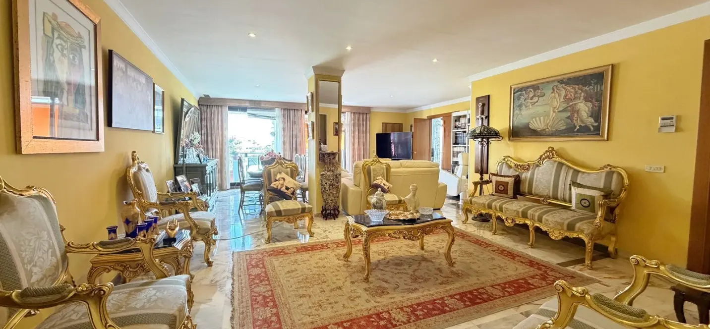 Продажа апартаментов на среднем этаже в Marbella 3