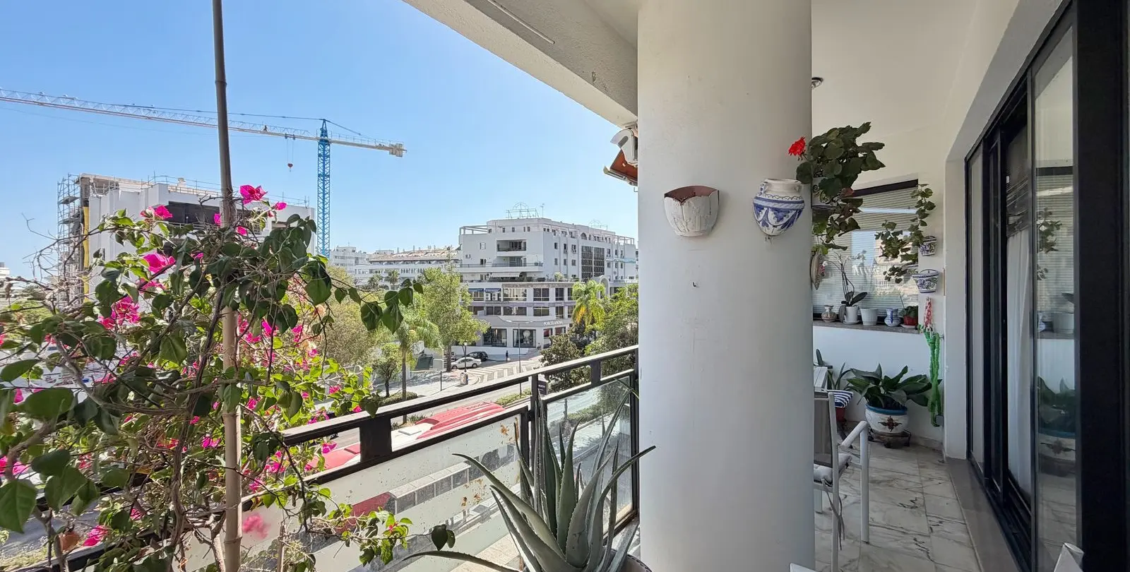 Продажа апартаментов на среднем этаже в Marbella 28