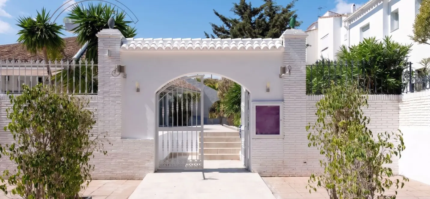 Sale of restaurant in El Paraiso 3